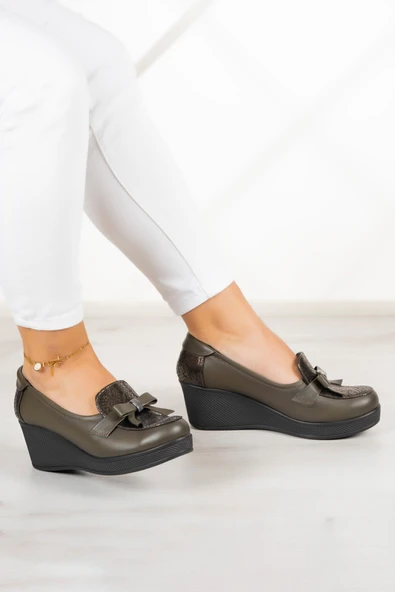 Erkan Saçmacı Emma Haki Yılan Hakiki Dana Derisi Fiyonklu Yuvarlak Burun Dolgu Topuklu Günlük Ayakkabı - Resim 5