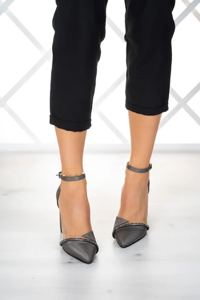 Erkan Saçmacı Samira Antrasit Saten Taşlı Şeffaf Tasarımlı Ayakkabı - Resim 3