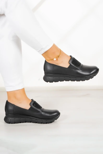 Erkan Saçmacı Morena Siyah Hakiki Dana Derisi Taşlı Yuvarlak Burun Günlük Ayakkabı ürün görseli