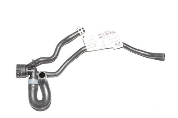 Skoda Octavia Motor Radyatörü Üst Hortum (2013-2016) 1.2 TSI 5Q0122101H ürün görseli