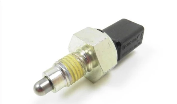 Skoda Fabia Geri Vites Müşürü (1999-2015) 1.4, 1.2, 1.4 TDI, 1.6 TDI 02K945415C ürün görseli 1