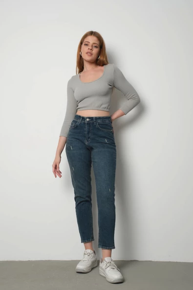 Kadın Mavi Mom Style Jeans Eskitme Detay