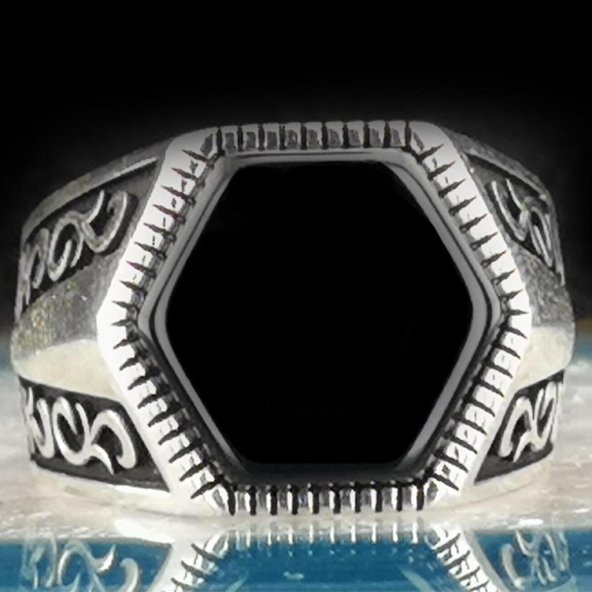 Altı Gen Tasarımlı Siyah Oniks Taşlı 925 Ayar Gümüş Yüzük - Resim 3