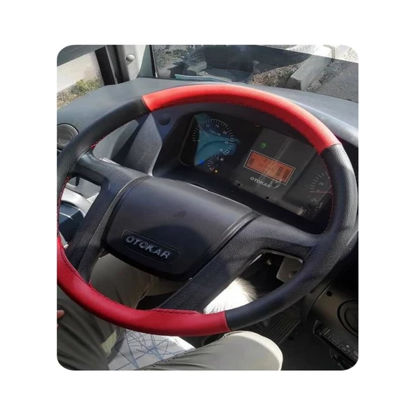 DİKİŞLİ DERİ DİREKSİYON KILIFI SİYAH/KIRMIZI SİYAH DİKİŞLİ OTOKAR OTOBÜS İÇİN ürün görseli