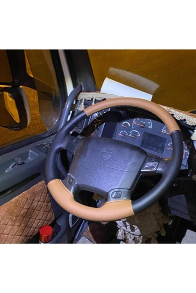 DİKİŞLİ DİREKSİYON KILIFI DAMARLI SİYAH/TABA DERİ SİYAH DİKİŞLİ VOLVO TIR İÇİN ürün görseli