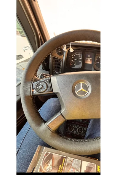 DİKİŞLİ DİREKSİYON KILIFI SİYAH DERİ SİYAH DİKİŞLİ MERCEDES KAMYON TIR İÇİN ürün görseli