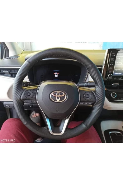 DİKİŞLİ DİREKSİYON KILIFI NOKTALI/KARBON DERİ SİYAH DİKİŞLİ TOYOTA COROLLA İÇİN ürün görseli