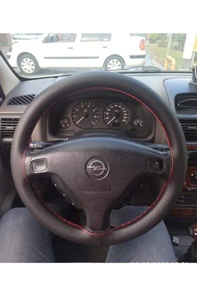 DİKİŞLİ DİREKSİYON KILIFI NOKTALI DERİ KIRMIZI DİKİŞLİ OPEL ASTRA İÇİN ürün görseli