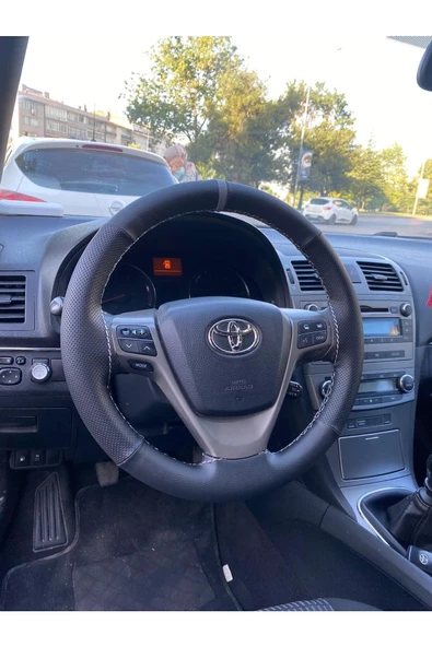 DİKİŞLİ DERİ DİREKSİYON KILIFI DAMARLI NOKTALI GRİ YÜZÜK GRİ DİKİŞ TOYOTA AVENSİS İCİN ürün görseli