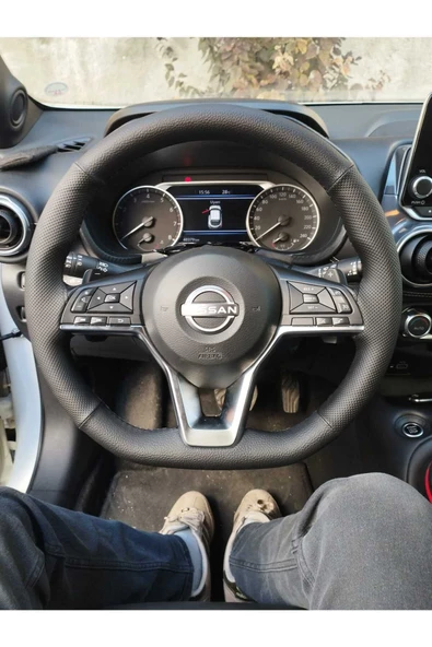 DİKİŞLİ DİREKSİYON KILIFI DAMARLI NOKTALI DERİ SİYAH DİKİŞLİ NISSAN JUKE İÇİN ürün görseli