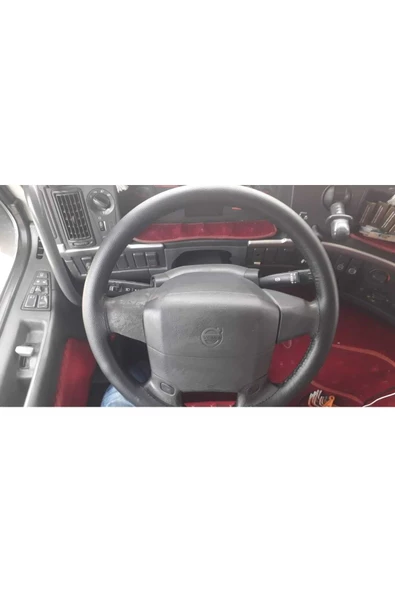 DİKİŞLİ DİREKSİYON KILIFI SİYAH DERİ SİYAH DİKİŞLİ VOLVO TIR KAMYON İÇİN ürün görseli