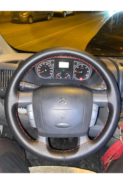 DİKİŞLİ DİREKSİYON KILIFI SİYAH DERİ KIRMIZI DİKİŞLİ CITROEN JUMPER İÇİN ürün görseli