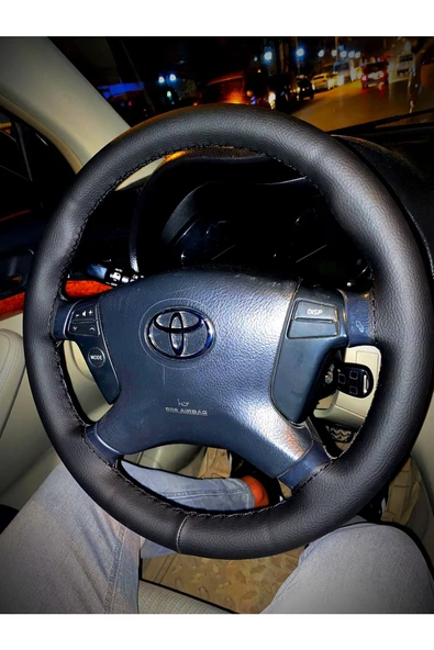 DİKİŞLİ DİREKSİYON KILIFI SİYAH DERİ SİYAH DİKİŞLİ TOYOTA AVENSİS İÇİN ürün görseli