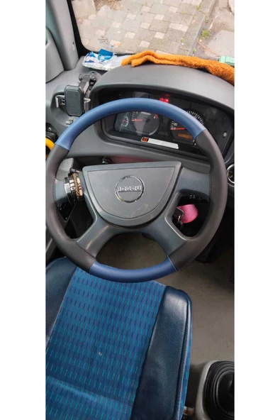 DİKİŞLİ DİREKSİYON KILIFI SİYAH/MAVİ DERİ SİYAH DİKİŞLİ ISUZU NOVO İÇİN ürün görseli