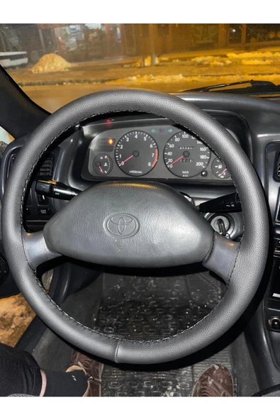 DİKİŞLİ DİREKSİYON KILIFI SİYAH DERİ SİYAH DİKİŞLİ TOYOTA COROLLA 1.3 XL ürün görseli