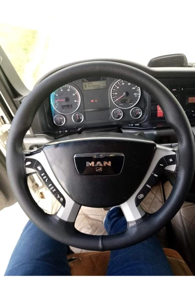 DİKİŞLİ DİREKSİYON KILIFI NOKTALI DERİ SİYAH DİKİŞLİ MAN TIR KAMYON İÇİN ürün görseli