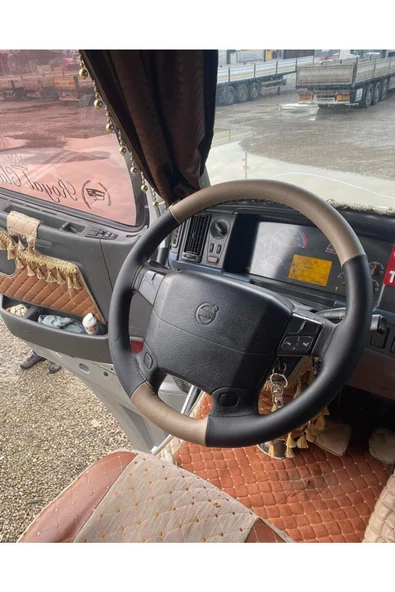 DİKİŞLİ DİREKSİYON KILIFI KOYU BEJ/SİYAH DERİ SİYAH DİKİŞLİ VOLVO TIR KAMYON İÇİN - 1