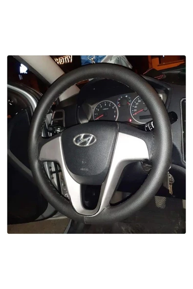 DİKİŞLİ DİREKSİYON KILIFI SİYAH DERİ/DİKİŞLİ HYUNDAİ İ20 İÇİN ürün görseli