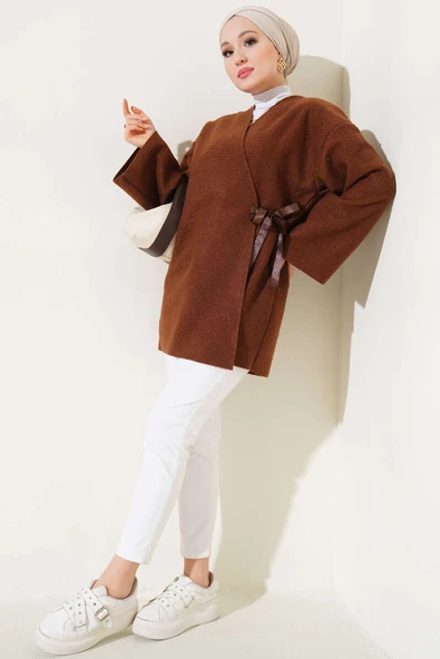 Önü Kurdeleli Buklet Ceket Kahve - Resim 2