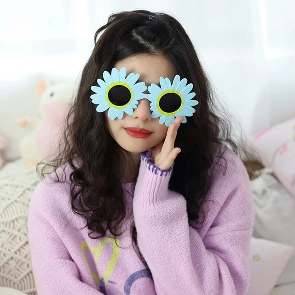 Mavi Renk Papatya Şekilli Parti Gözlüğü 18x10 Cm - Resim 2