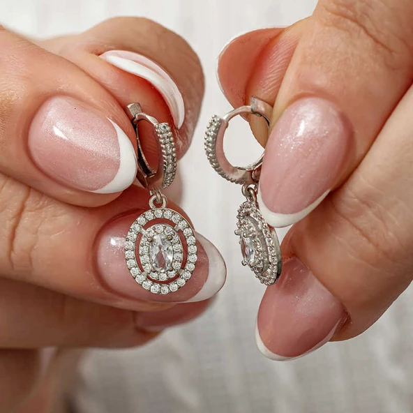 Gümüş Oval Taşlı Sallantılı Küpe SL7990 ürün görseli