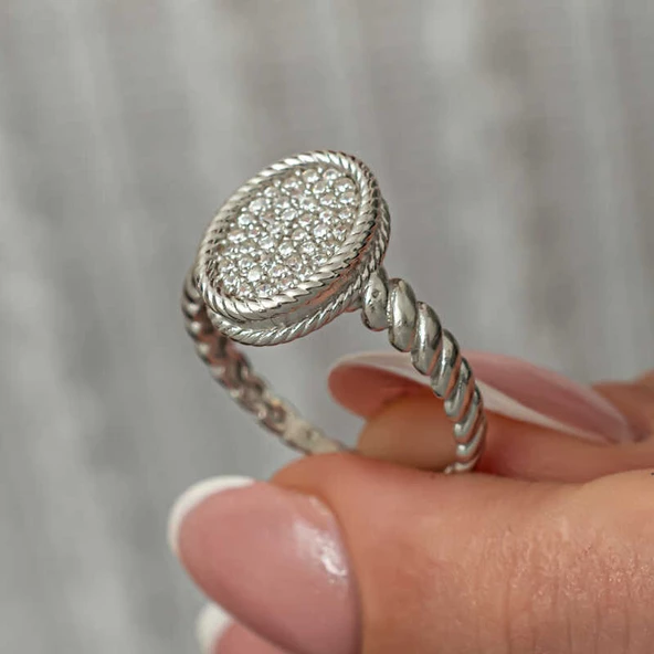 Gümüş Oval Zirkon Taşlı Kadın Yüzük SL8178 ürün görseli