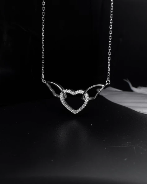 Melek Kanatlı Uçan Kalp Kadın Gümüş Kolye - Resim 4