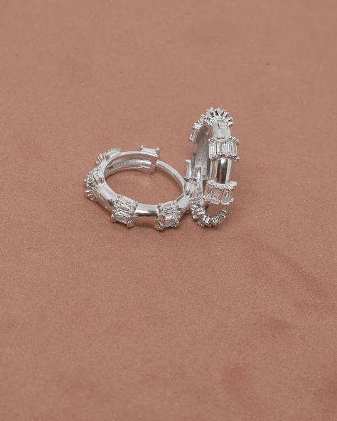 Pırlanta Işıltılı Baget Halka Kadın Gümüş Küpe 18 MM - Resim 2