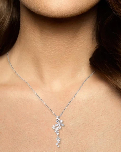 Işıltılı Pırlanta Model Çiçek Demeti Kadın Gümüş Kolye - Resim 3