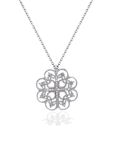 Dia Serisi Işıltılı Kalpli Yonca Kadın Gümüş Kolye ürün görseli