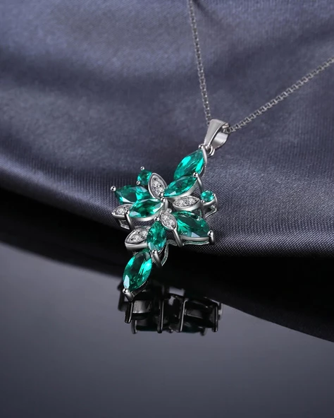 Zümrüt Taşlı Marquise Zarafet Kadın Gümüş Kolye - Resim 4