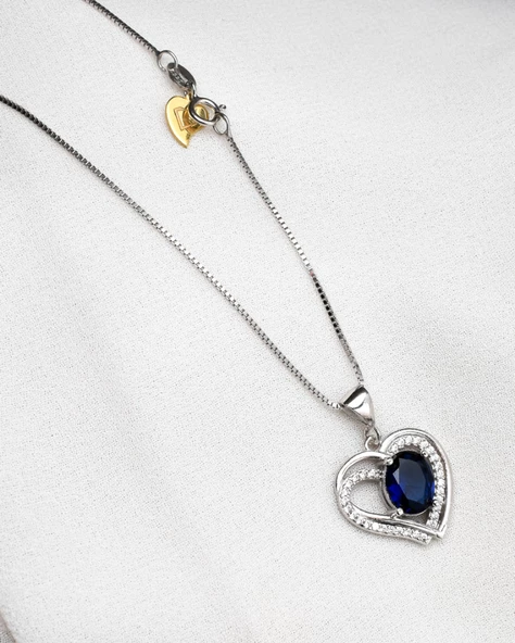 925 Ayar Dia Serisi Safir Tektaş Kalp Nights Gümüş Kadın Kolye - Resim 3