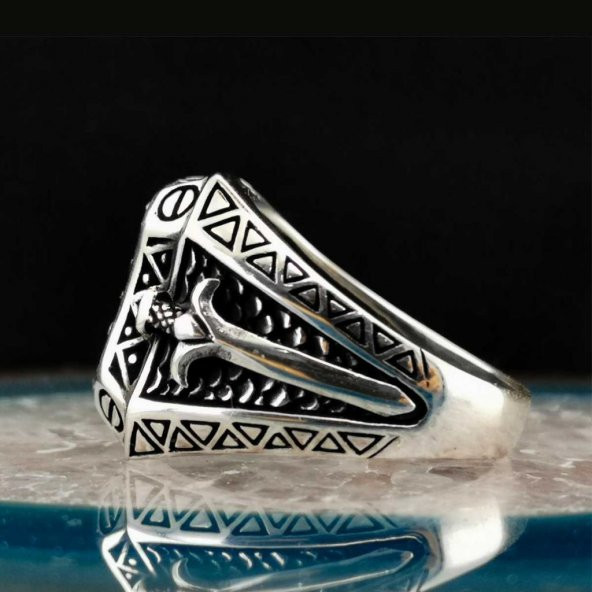 Özel Tasarımlı Kılıç Detaylı 925 Ayar Gümüş Yüzük - Resim 4