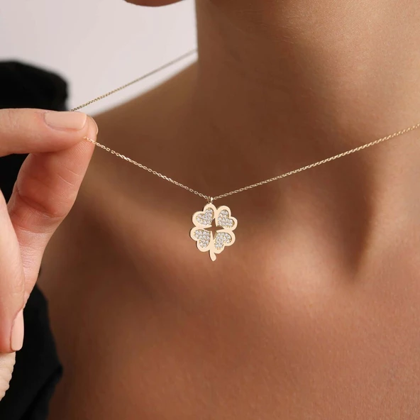 Kalpli Yonca Kolye ürün görseli 1