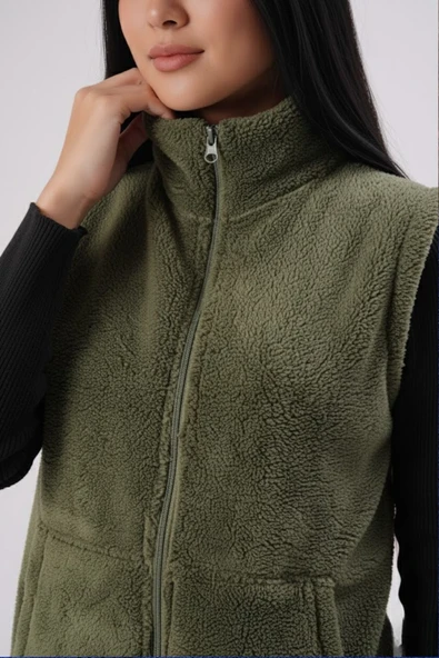 Kadın Haki Yeşil Dik Yaka Kalın Peluş Fermuarlı Yelek 24KYLKK215 - Resim 4