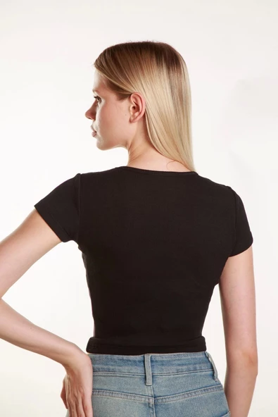 Kadın Crop Ön Yaka Büzgülü Fitilli Likralı Kollu T-Shirt - 6
