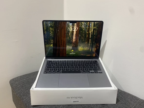 MACBOOK AİR M2 2022 8CPU 8GPU 16GB RAM 256GB SSD
