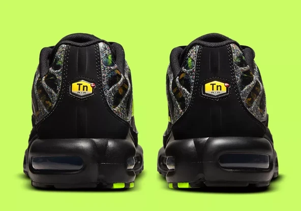 Nike TN Air Max Plus Black Volt - 4