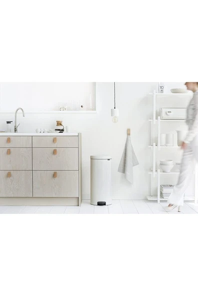 Tantitoni Brabantis Newıcon Pedallı Çöp Kutusu 30lt Beyaz - 3
