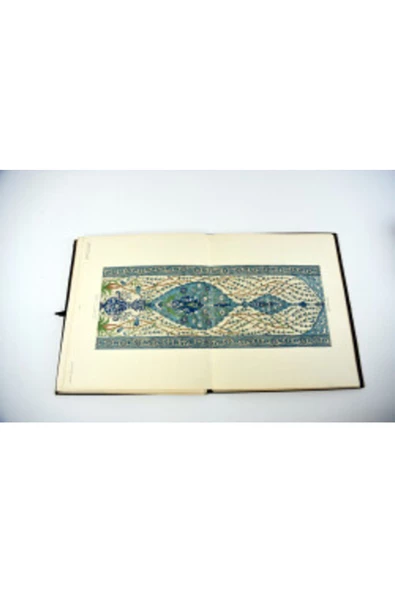 Demirören Yayınları  Faiences Décoratives de la Vieille Turquie- Editions Albert Morancé - 2