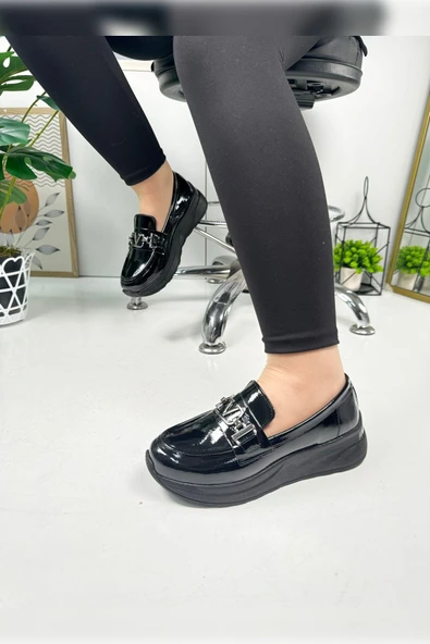 Günlük Kadın Loafer V Tokalı Kalın Topuklu Tırtıklı Tabanlı Oval Burunlu Makosen Ayakkabı 7697 - 7
