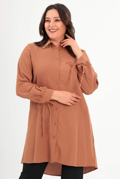 Büyük Beden Yakası Baget Taşlı Camel Tunik