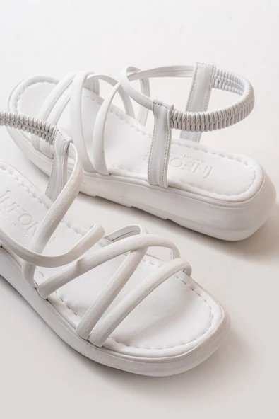 Beyaz Lastikli Kadın Sandalet ürün görseli