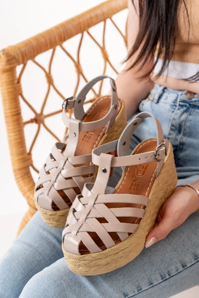 684-02 Bej Deri Dolgu Kadın Sandalet - 3