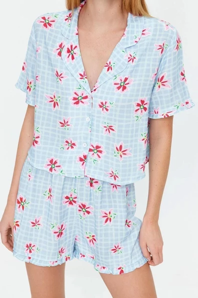 Kadın Viskon Gömlek Yaka Kısa Kol Açık Mavi Çiçek Desenli Viskon Gömlek-Şort Dokuma Pijama Takımı