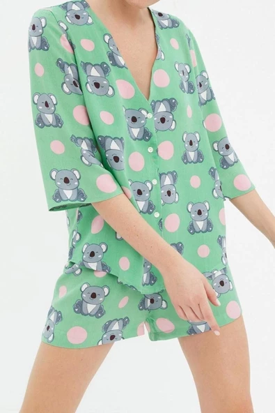Kadın Viskon V Yaka Uzun Kol Koala Desenli Viskon Gömlek-Şort Dokuma Pijama Takımı