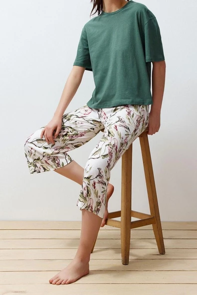 Kadın Pamuk Polyester Bisiklet Yaka Kısa Kol %100 Pamuk Çiçekli Kapri Örme Pijama Takımı - 3