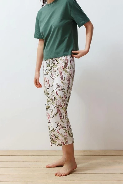 Kadın Pamuk Polyester Bisiklet Yaka Kısa Kol %100 Pamuk Çiçekli Kapri Örme Pijama Takımı - 2