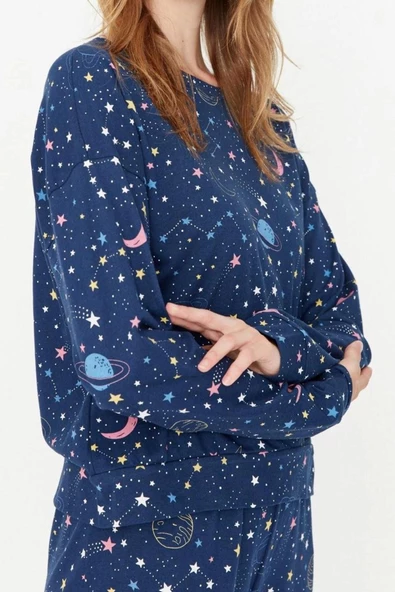 Kadın Moda Şık Bisiklet Yaka Lastikli Paça Uzun Kol %100 Pamuklu Galaksi Desenli Örme Pijama Takımı - 3
