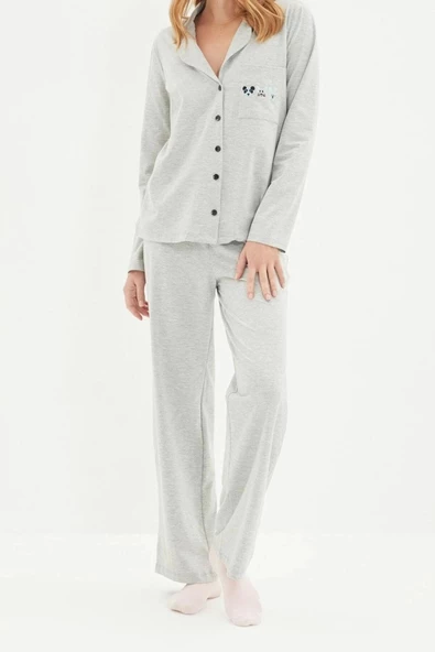 Kadın Moda Şık Gömlek Yaka Boru Paça Uzun Kol Pamuklu Biye ve Cep Detaylı Baskılı Örme Pijama Takımı